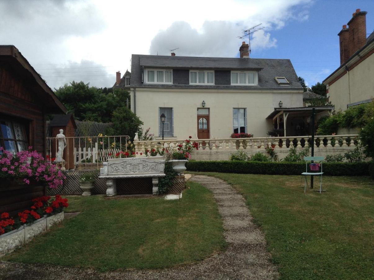 Les Charmes Bed and Breakfast Valençay Exteriör bild