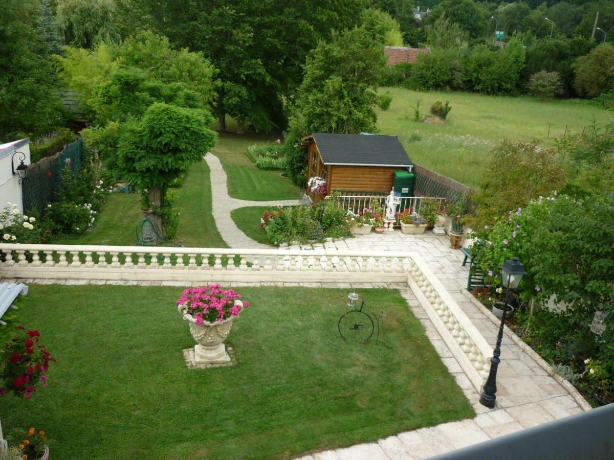 Les Charmes Bed and Breakfast Valençay Exteriör bild